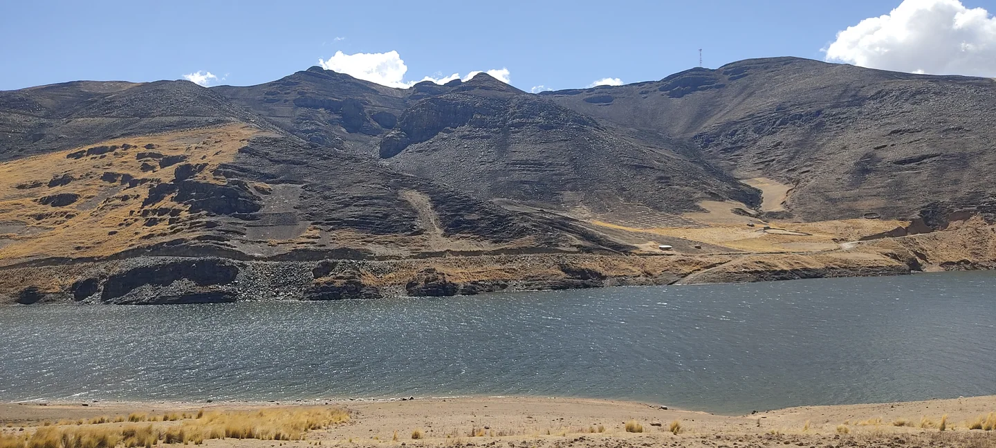 Represa de Misicuni en Cochabamba